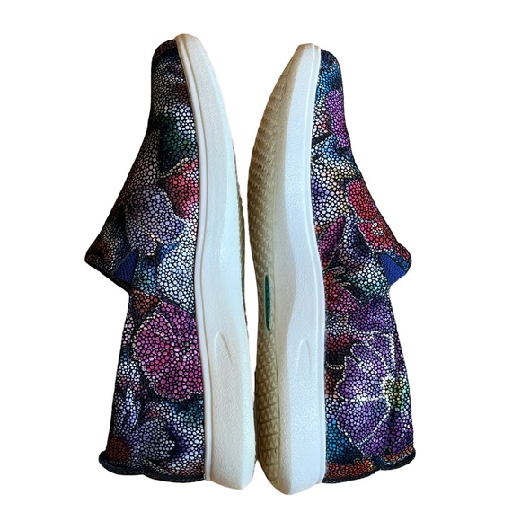 Klogs Leena Hippie Chic Size 7.5 M Black Floral Print Slip Resistant - Picture 6 of 10